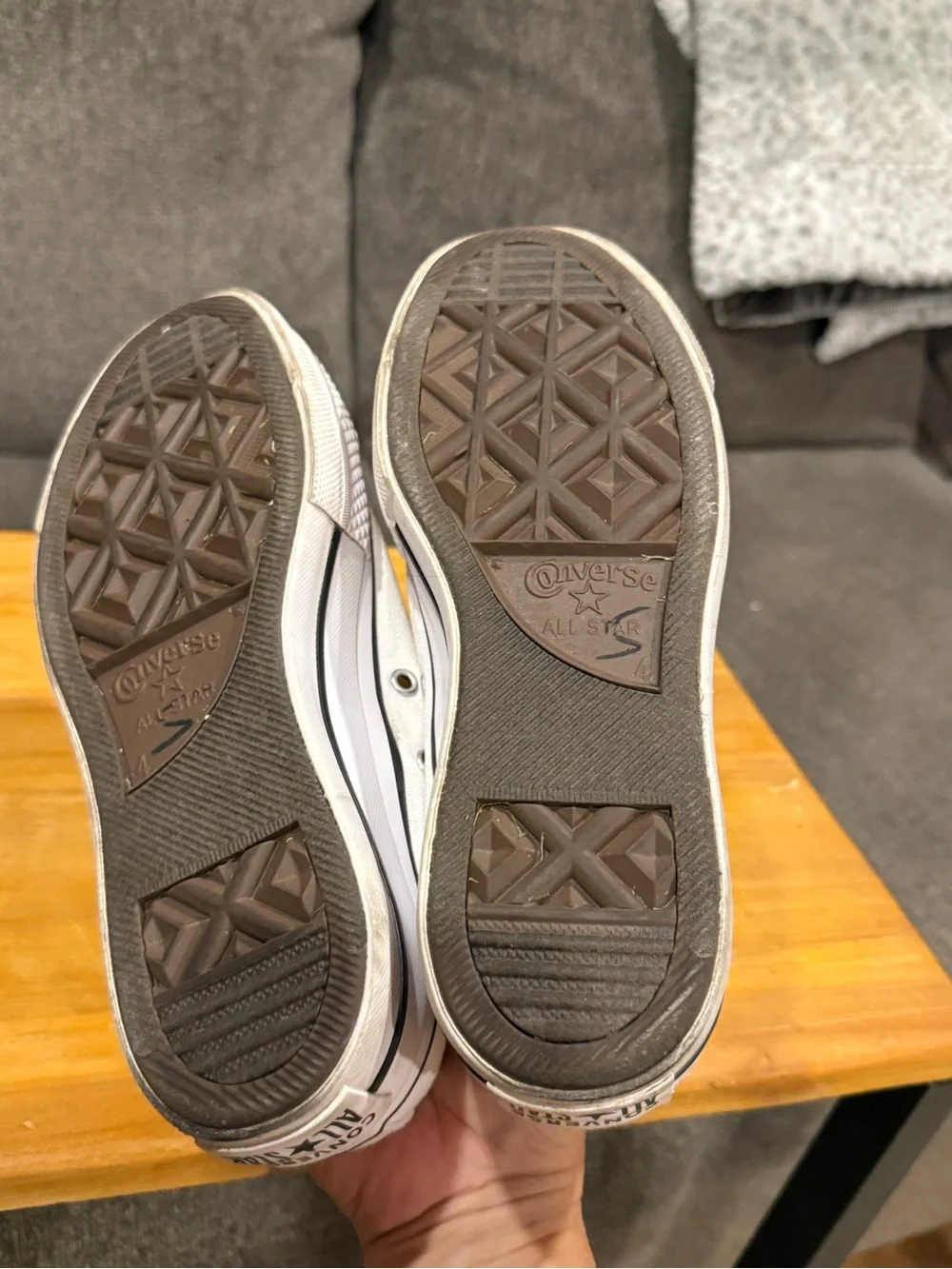 Platform Low-Top Canvas Sneakers Size women 6